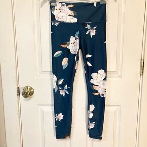 Athleta Teal Floral Print Elation 7/8 Tight Womens Size XS Leggings